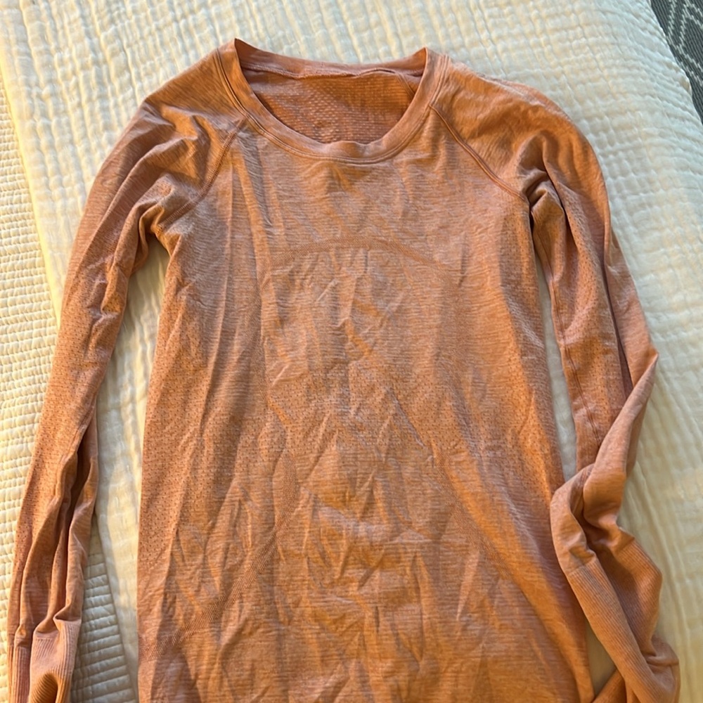 Lululemon size 2 long sleeve swiftly tech